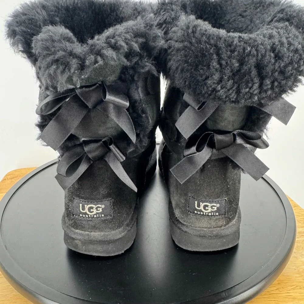 UGG Bailey Bow II Black Sheepskin Suede Boots 1002954 Womens 10